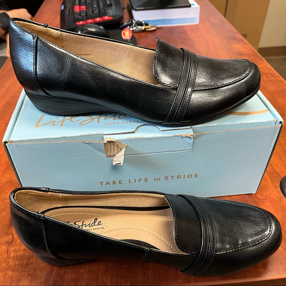 Life Stride Soft Systems Flats With Small Wedge - image 1